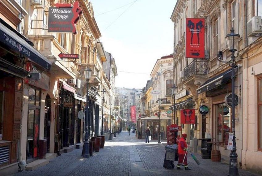 Terasele din București sunt închise în prezent // FOTO: Raed Krishan