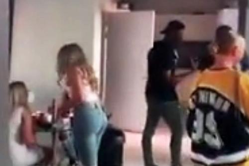 a fost insula iubirii în apartamentul lui Morgan Gibbs-White, dezmățul prelungindu-se până la ora 3 dimineața!