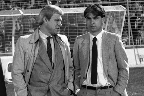 Mircea Lucescu susține că Emeric Ienei (stânga) ar fi dat sfaturi rivalelor lui Dinamo din postura de selecționer al echipei naționale a României