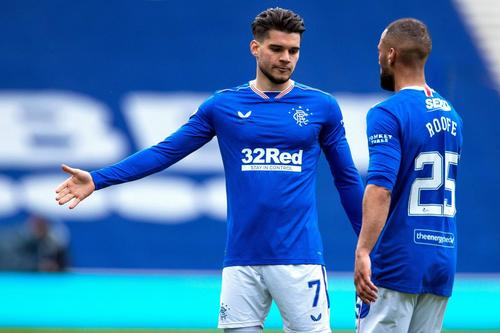 Ianis Hagi, la Rangers, alături de Kemar Roofe // foto: Imago