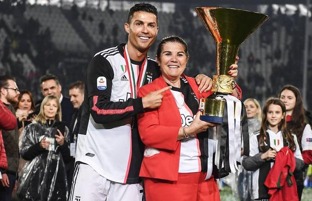 Cristiano Ronaldo, dat de gol de propria mamă » Portughezul pleacă de la Juve: „Aceasta este echipa unde va juca în noul sezon”