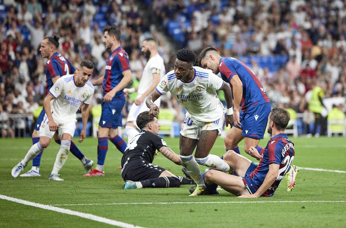 Real Madrid, victorie zdrobitoare cu Levante » Performanță fabuloasă reușită de Benzema + primul hattrick reușit de Vinicius