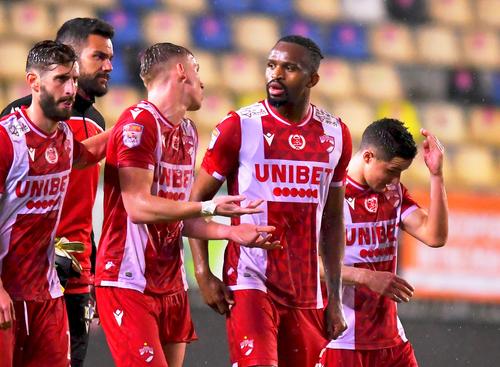 Jucătorii străini din lotul lui Dinamo nu mai au chef să lupte  // foto: Imago