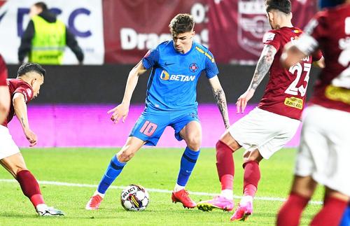 Octavian Popescu (20 de ani), extrema stângă a celor de la FCSB, ar fi stârnit interesul formației portugheze FC Porto, locul secund în actuala ediție de campionat din țara iberică. 
Foto: Imago