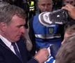 Universitatea Craiova - Farul 1-1 » La finalul partidei, Gică Hagi (58 de ani), managerul dobrogenilor, a stat 20 de minute la autografe, deși remiza din Bănie s-ar putea să-l coste titlul!
