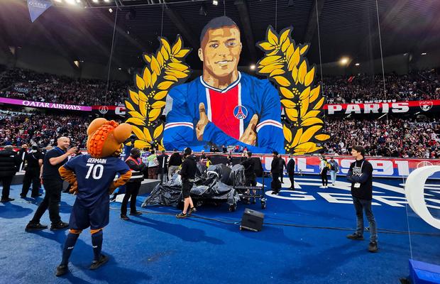 Kylian Mbappe și-a luat adio de la PSG » Disensiuni între suporteri: unii i-au pregătit o scenografie, alții l-au huiduit