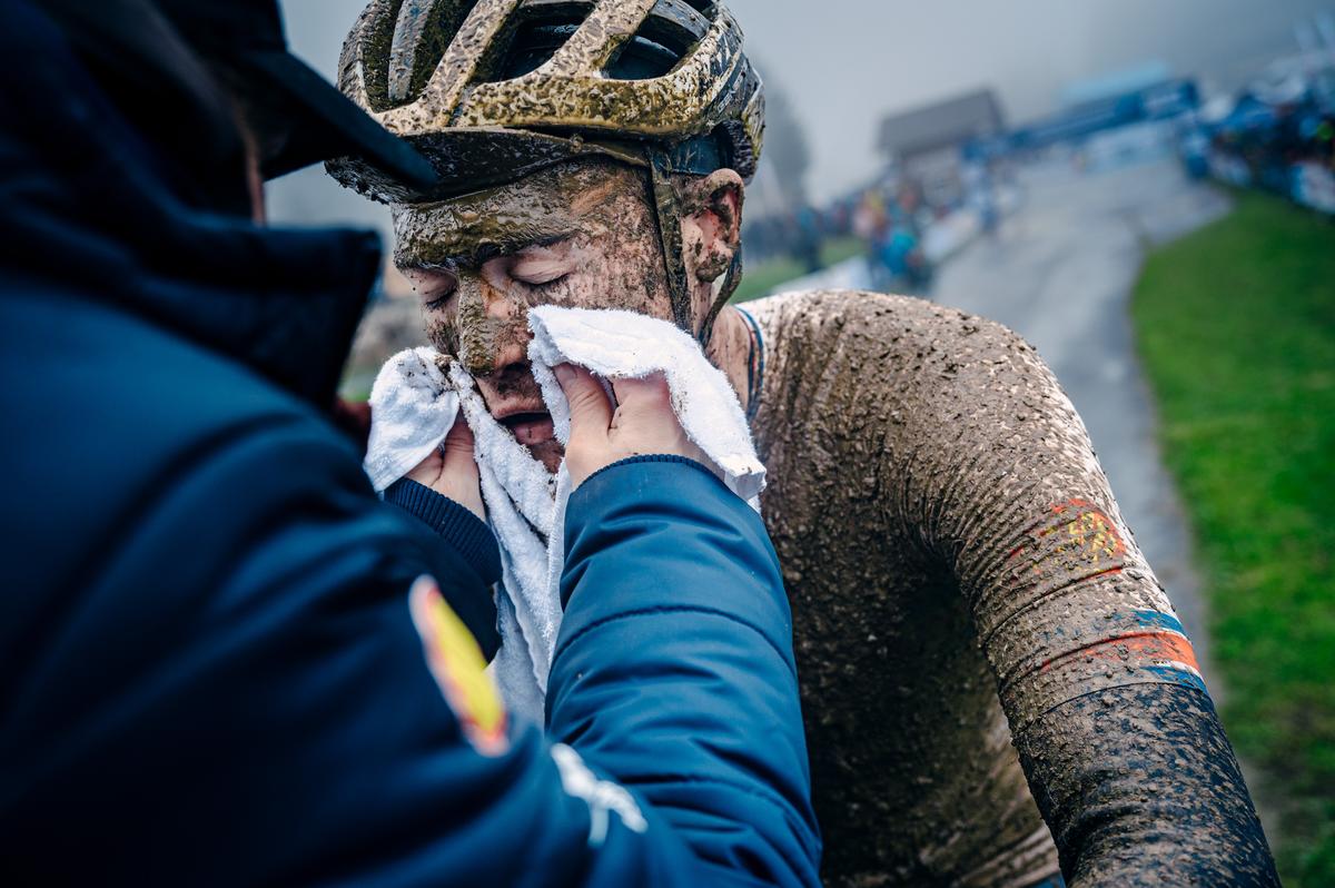 Imagini cât o mie de cuvinte » S-au terminat Campionatele Europene de Mountain Bike de la Cheile Grădiștei