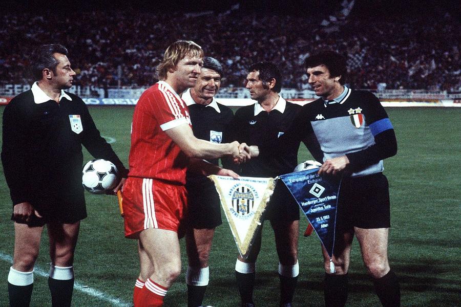 Nicolae Rainea a arbitrat finala de Cupa Campionilor din 1983 Istvan Kovacs, într-o galerie selectă » Ce alți arbitri români au mai oficiat finale mari din fotbalul european