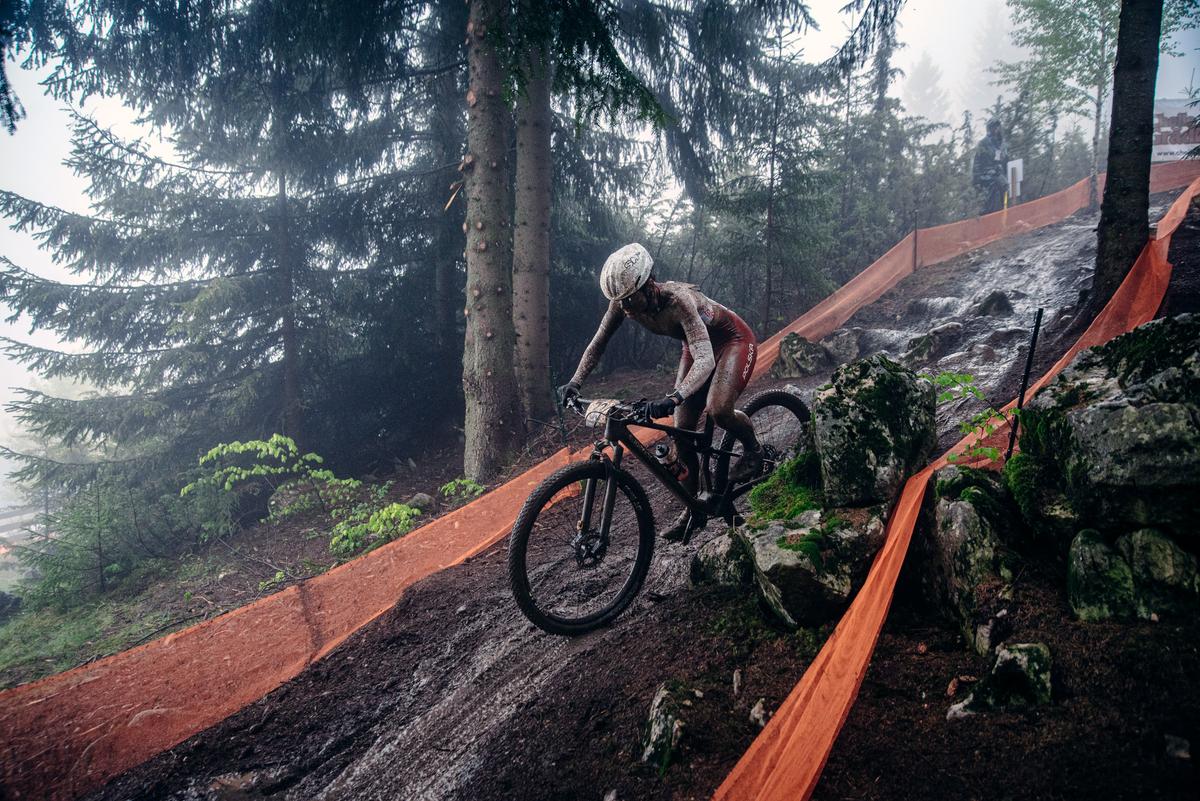 Imagini cât o mie de cuvinte » S-au terminat Campionatele Europene de Mountain Bike de la Cheile Grădiștei