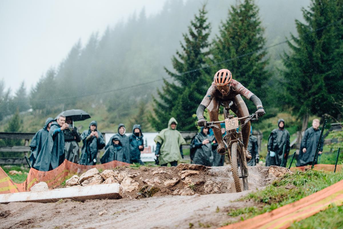 Imagini cât o mie de cuvinte » S-au terminat Campionatele Europene de Mountain Bike de la Cheile Grădiștei
