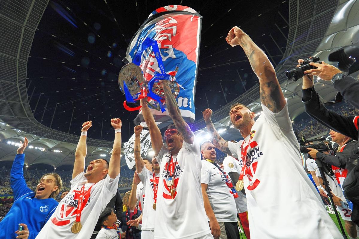 FCSB, campioana României » 50 de imagini de colecție realizate de Raed Krishan, fotoreporterul Gazetei Sporturilor