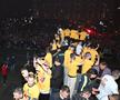 FCSB a plecat de la Arena Națională cu un autocar special. 5.000 de fani i-au așteptat la Ateneul Român FOTO Răzvan Păsărică / sportpictures.eu