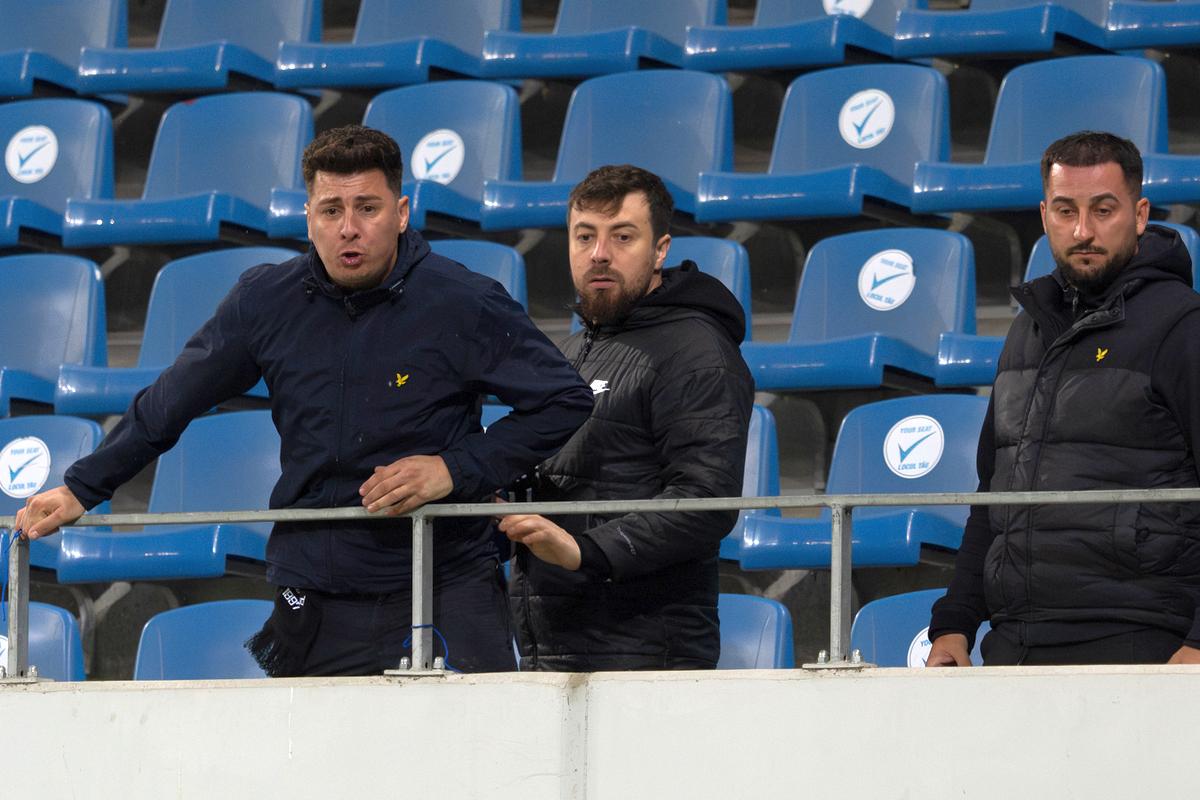 Retrogradarea lui FCU Craiova în 30 de puncte » Amandinele „centralului” Barbu, huliganii din peluză, dezamăgirea lui Mititelu și nervii juniorului