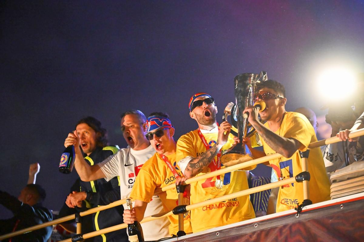 FCSB, campioana României » 50 de imagini de colecție realizate de Raed Krishan, fotoreporterul Gazetei Sporturilor