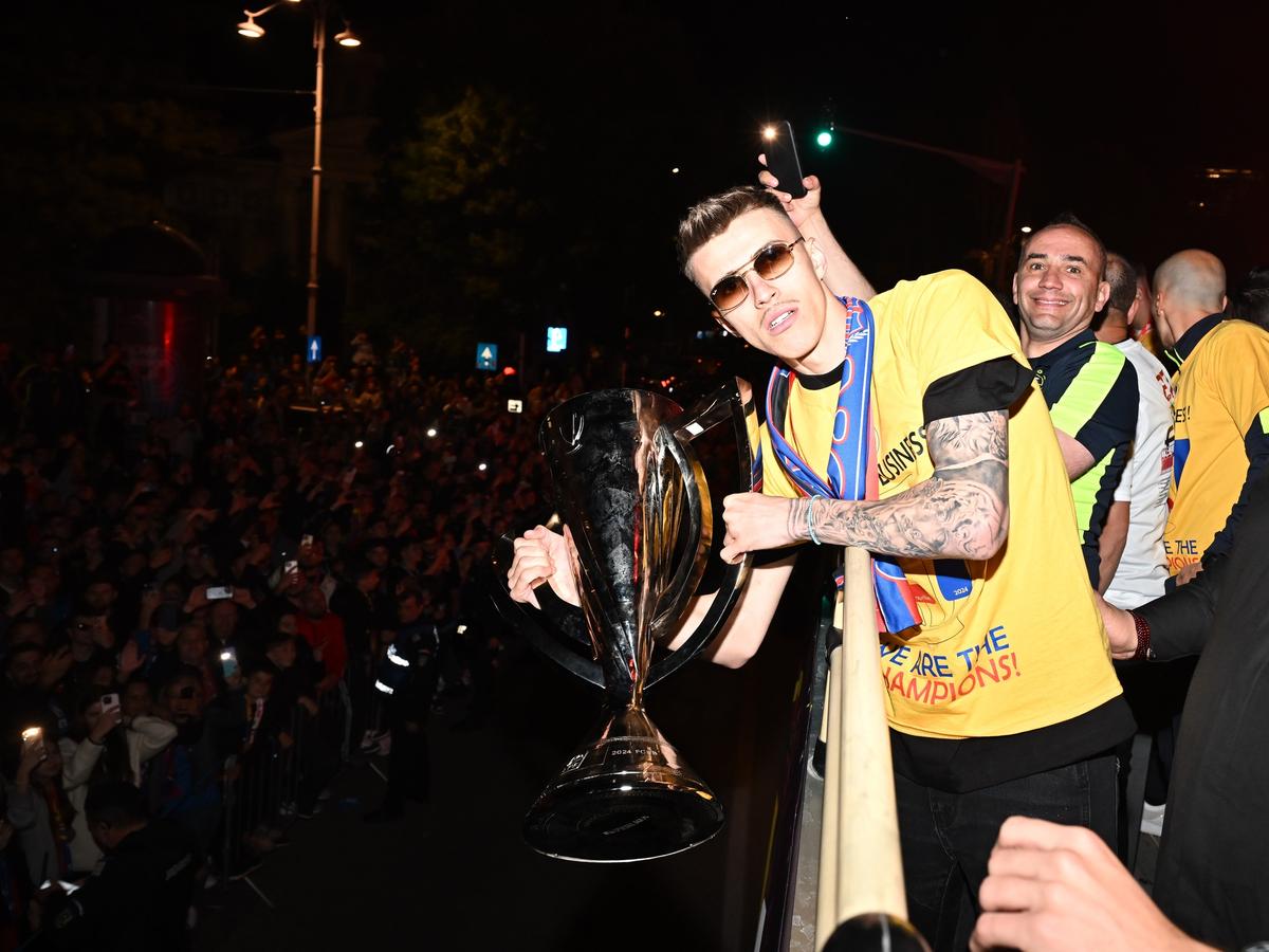 Imagini din autocarul campionilor de la FCSB