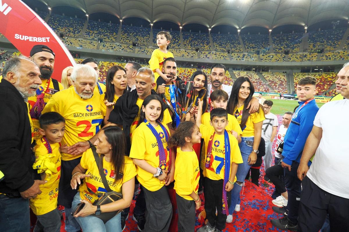 FCSB, campioana României » 50 de imagini de colecție realizate de Raed Krishan, fotoreporterul Gazetei Sporturilor