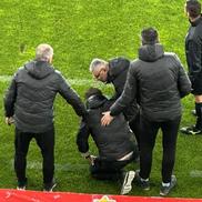 Lui Zeljko Kopic i s-a făcut rău pe bancă în finalul meciului Dinamo - UTA / Sursă foto: Instagram@ Unici48 Grup