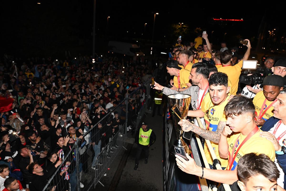 Imagini din autocarul campionilor de la FCSB