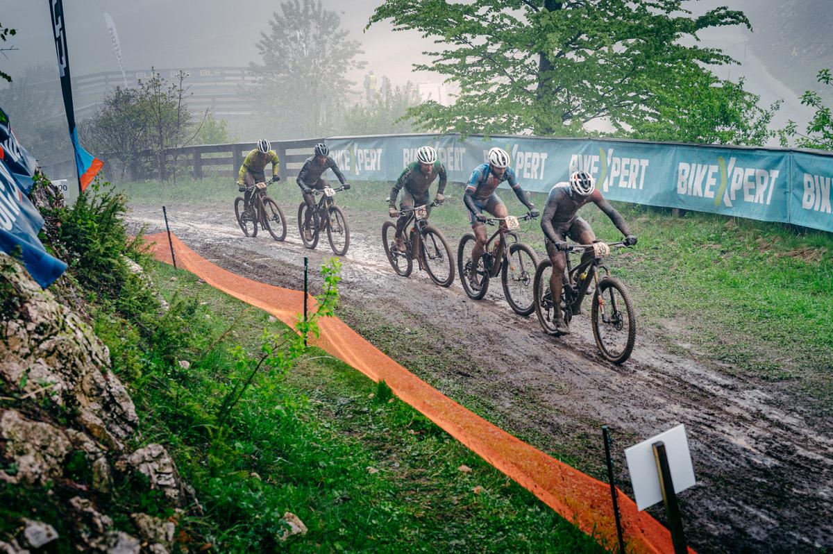 Imagini cât o mie de cuvinte » S-au terminat Campionatele Europene de Mountain Bike de la Cheile Grădiștei