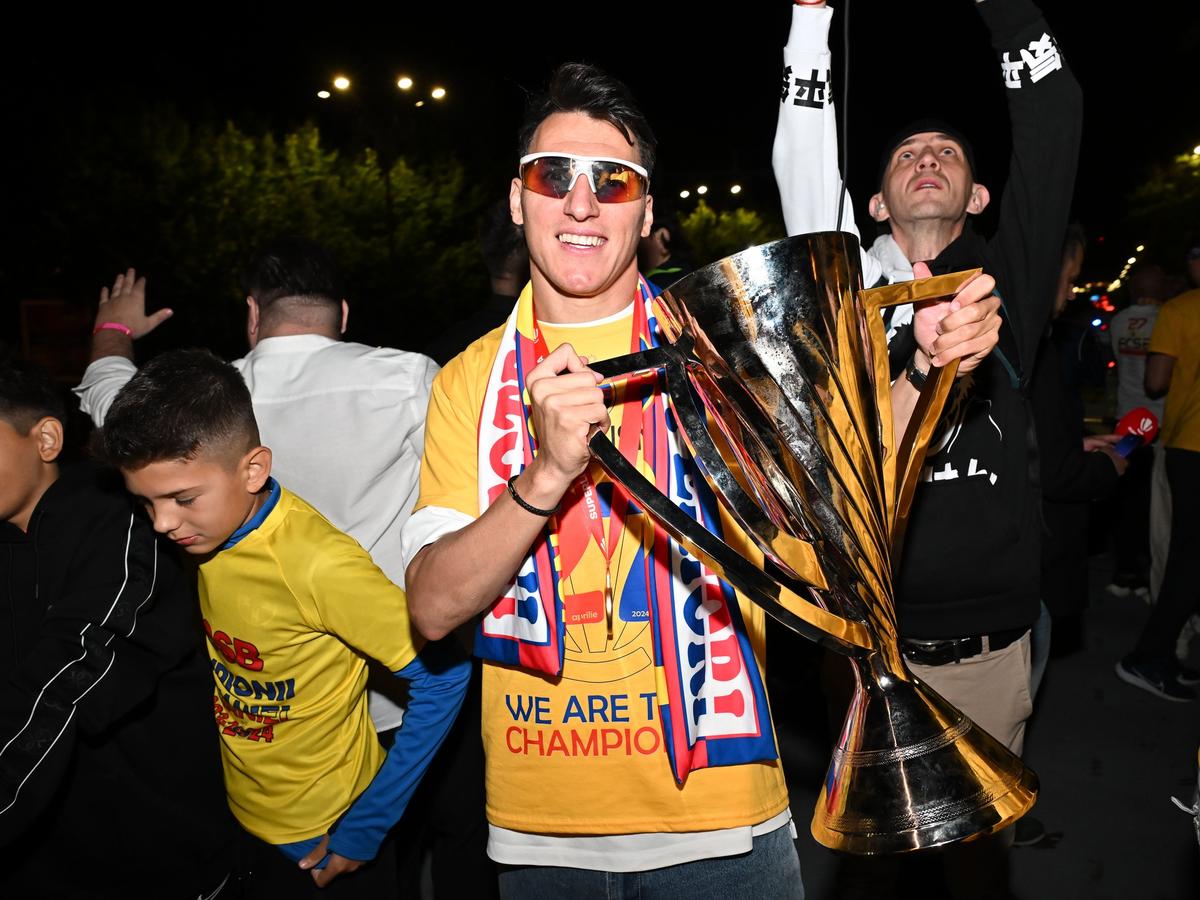 Imagini din autocarul campionilor de la FCSB