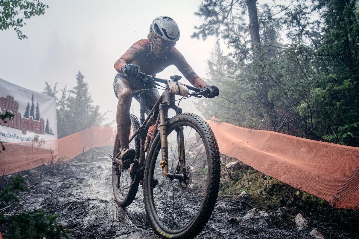 Imagini cât o mie de cuvinte » S-au terminat Campionatele Europene de Mountain Bike de la Cheile Grădiștei