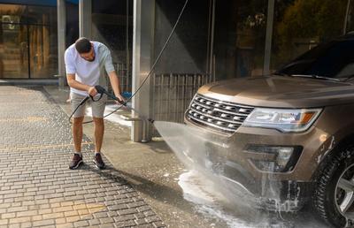 Spălătoriile auto cu jetoane: o afacere inteligentă sau o tendință care dispare?