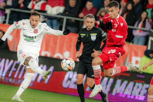 Alessandru Murgia (stânga), mijlocașul lui Hermannstadt, foto: Imago Images