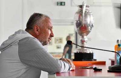 Dan Petrescu face scut în jurul lui Louis Munteanu: „A jucat excelent cu Italia. Un gol sau două cu Spania”