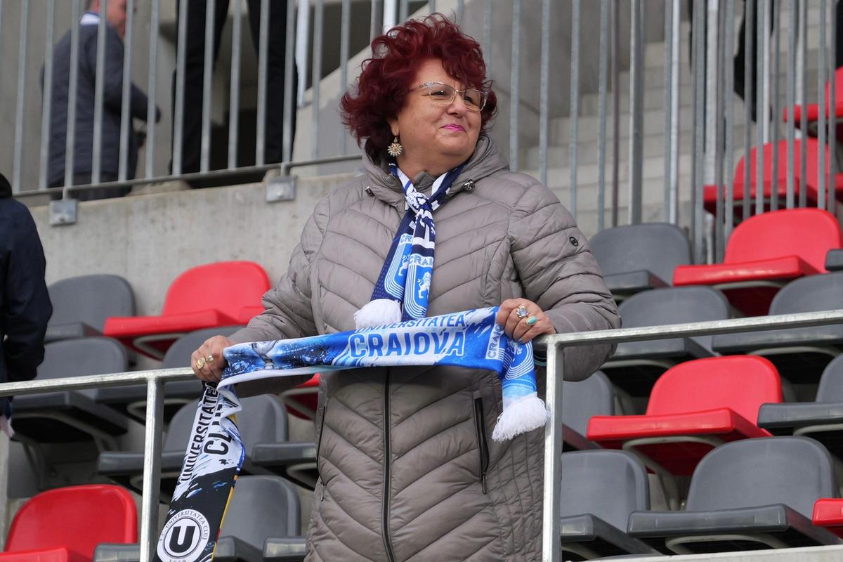 Imagini cu fanii în stadion la Sibiu, înainte de U Cluj - Universitatea Craiova