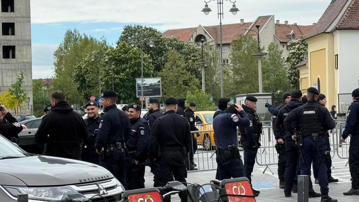 Suporterii Craiovei au plecat spre Sibiu