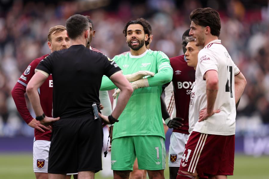 Confuzie totală în camera VAR la meciul West Ham - Arsenal, a apărut înregistrarea audio a deciziei controversate!