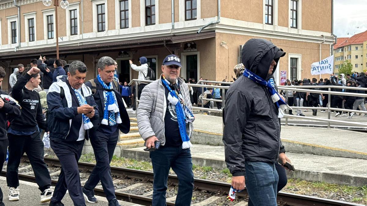 Suporterii Craiovei au plecat spre Sibiu