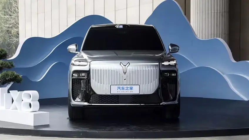 SUV-ul Voyah Taishan X8