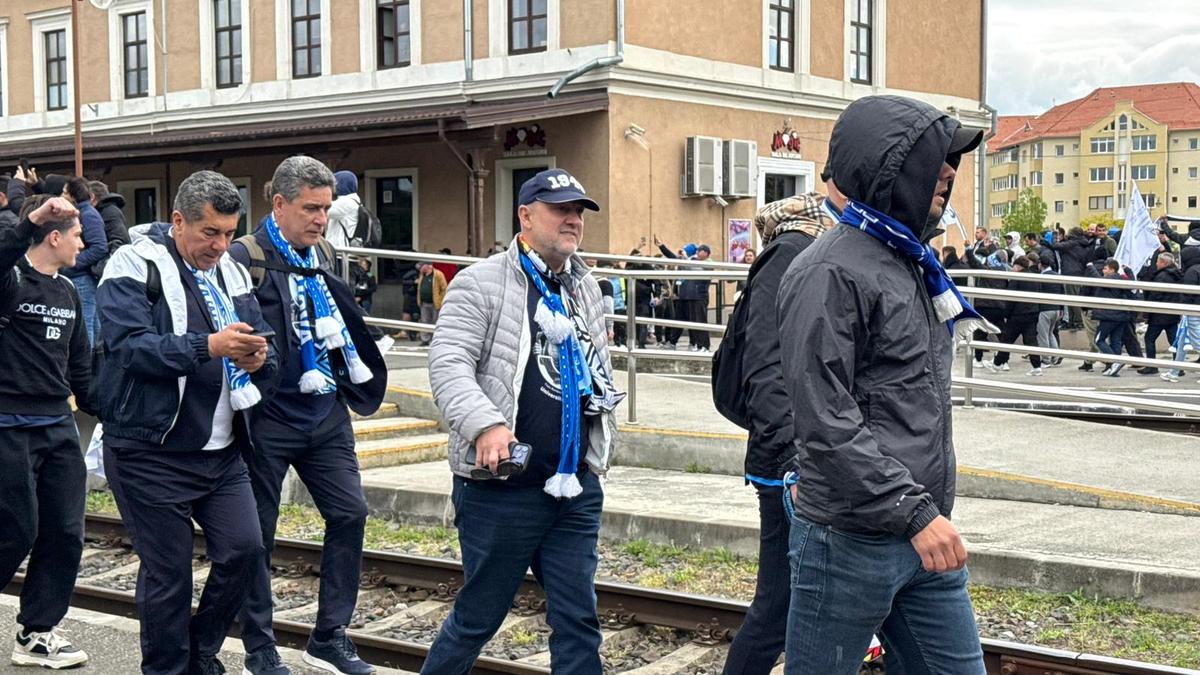 Suporterii Craiovei au plecat spre Sibiu