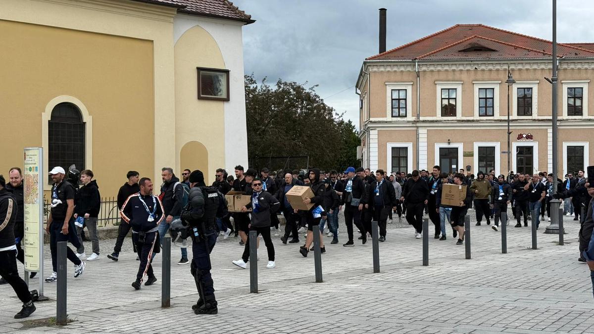 Suporterii Craiovei au plecat spre Sibiu