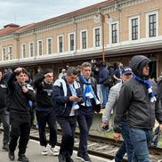 Mihai Rotaru a sosit la Sibiu alături de suporteri, înainte de U Cluj - Craiova. Foto: Andrei Crăiţoiu (GSP)