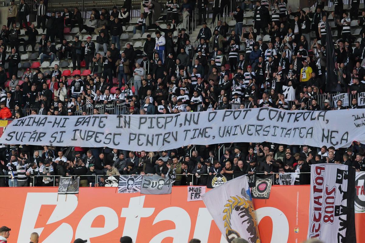 Toate mesajele afișate în tribune la U Cluj - Universitatea Craiova, finala Cupei României Betano