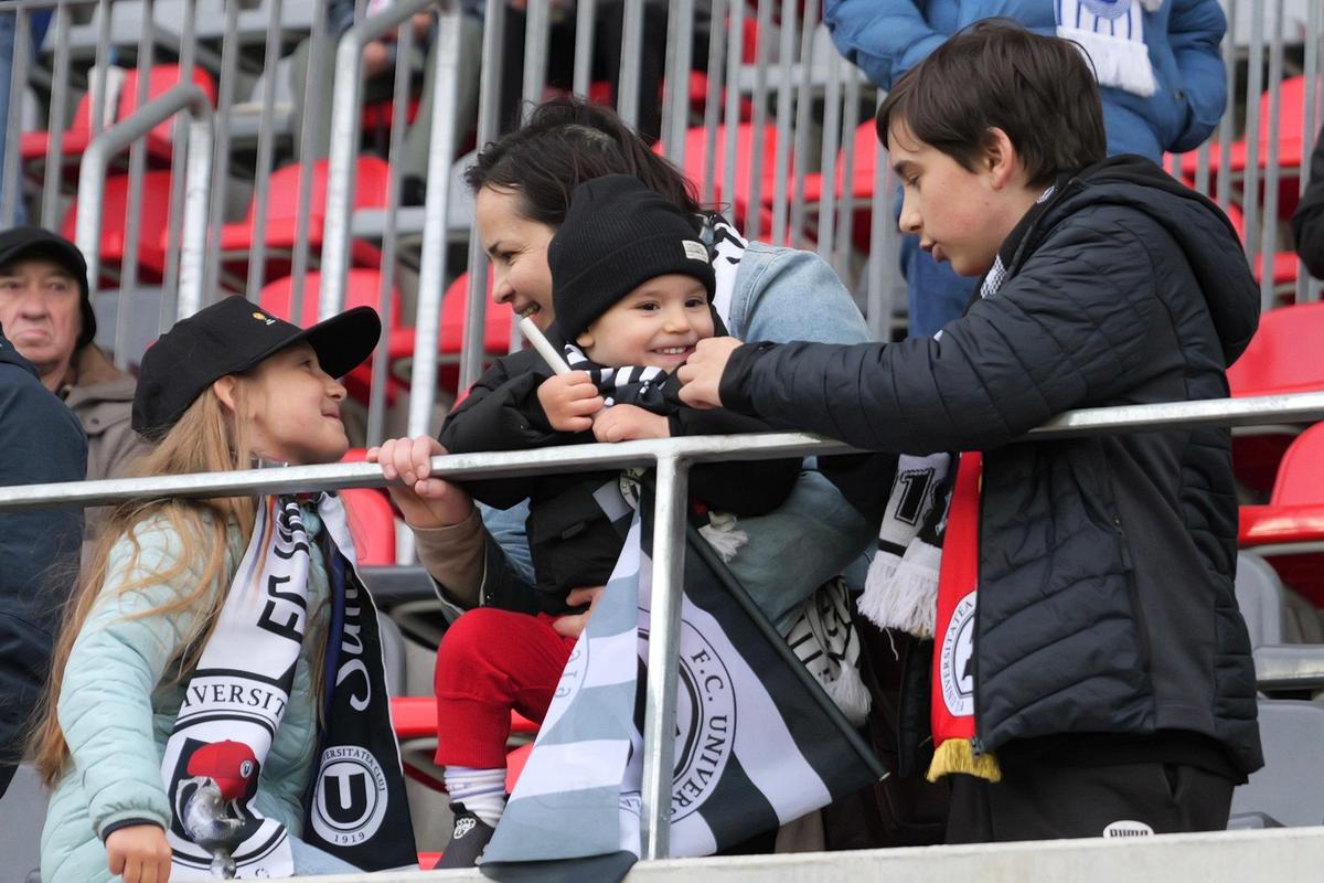 Imagini cu fanii în stadion la Sibiu, înainte de U Cluj - Universitatea Craiova