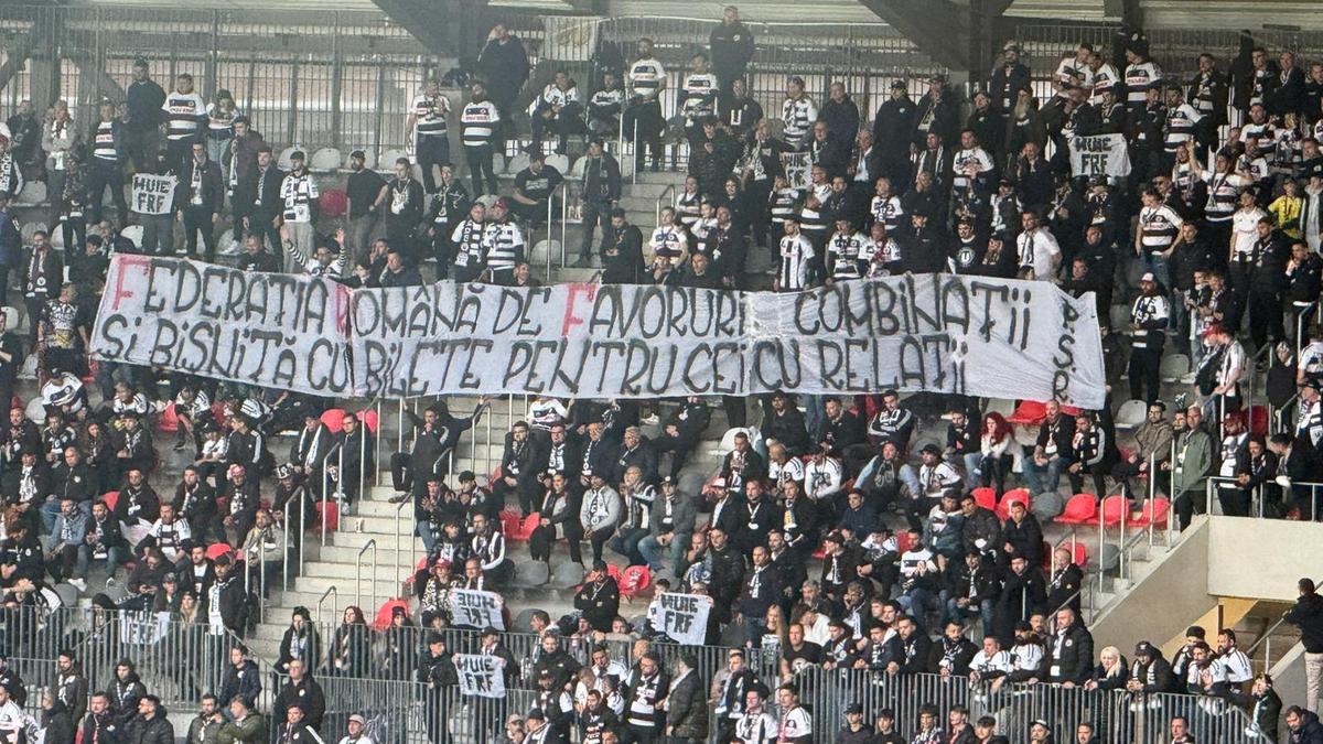Toate mesajele afișate în tribune la U Cluj - Universitatea Craiova, finala Cupei României Betano