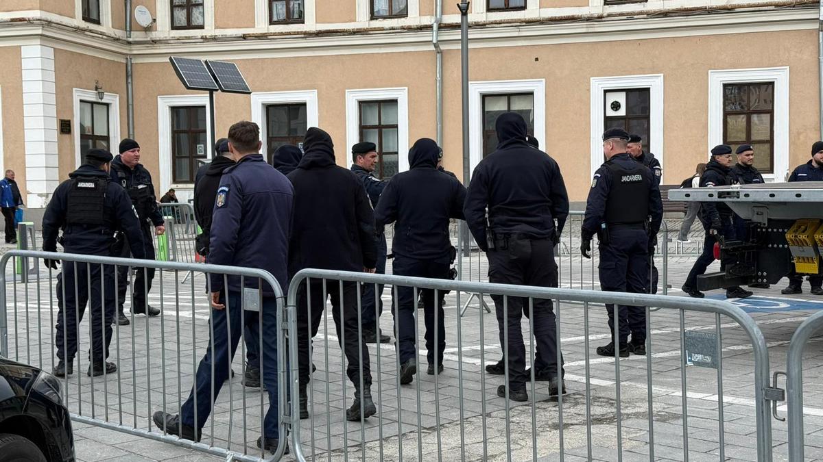Suporterii Craiovei au plecat spre Sibiu