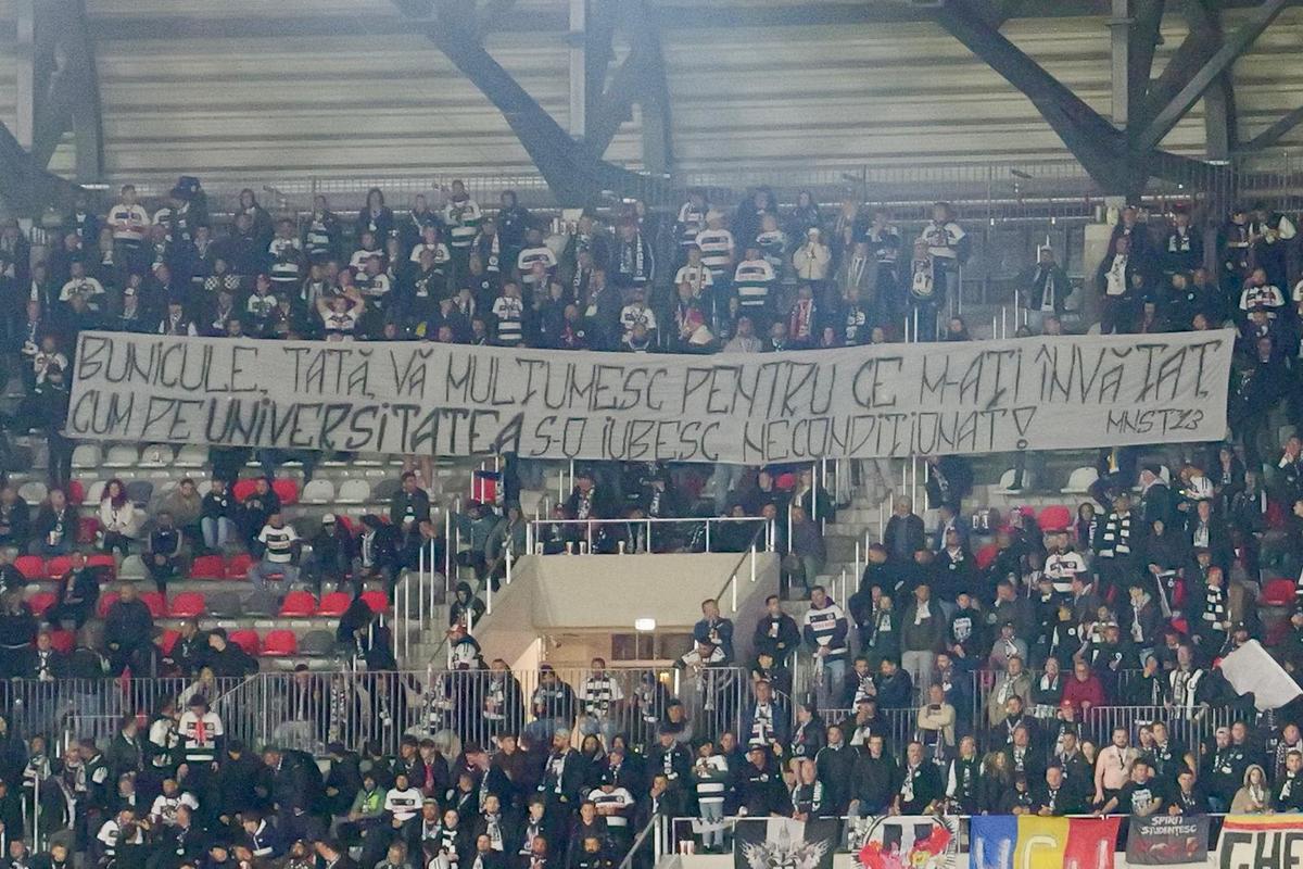 Toate mesajele afișate în tribune la U Cluj - Universitatea Craiova, finala Cupei României Betano