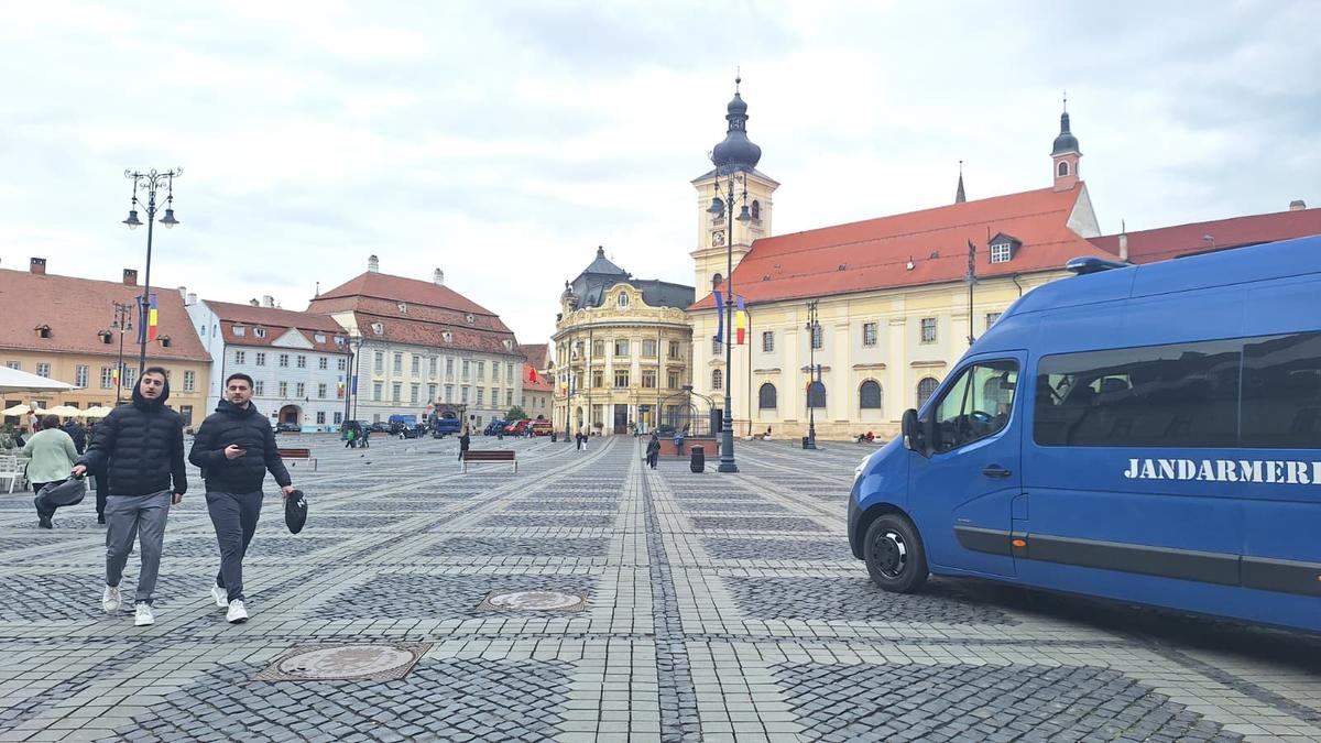 Suporterii Craiovei au plecat spre Sibiu