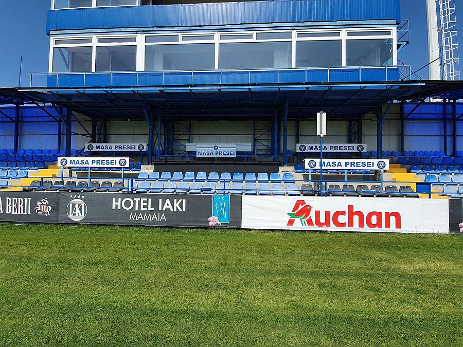 Panoul noului sponsor al Viitorului a fost deja instalat pe arena din Ovidiu și va fi văzut de la meciul cu Poli Iași de duminică FOTO fcviitorul.ro Gică Hagi a dat lovitura în timpul pandemiei! Noul sponsor al echipei are un profit de 750 de milioane de euro