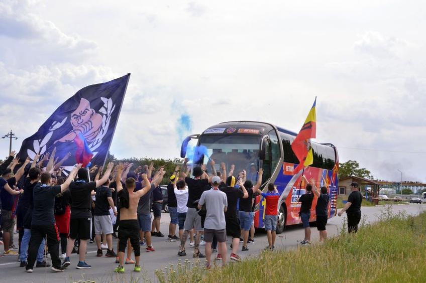 Suporterii lui FCSB la Berceni // foto: Cristi Preda