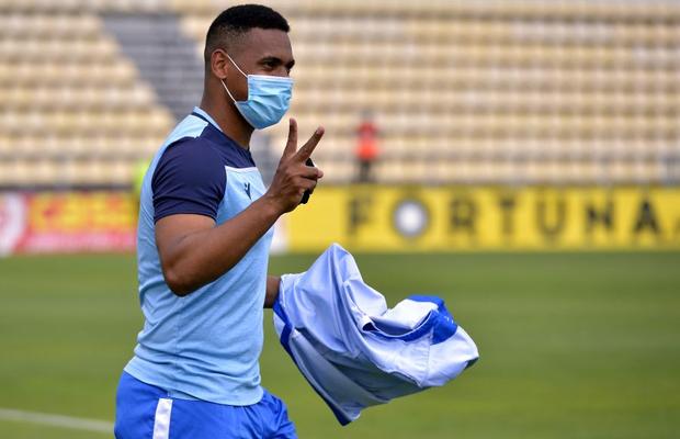 VOLUNTARI - CLINCENI. B.U.G. Mafia, „prezentă” la primul meci din Liga 1: ce s-a întâmplat la pauză pe stadionul „Anghel Iordănescu”