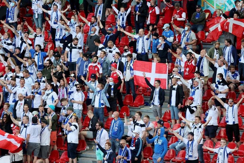 Suporterii de la Danemarca - Finlanda 0-1 // foto: Guliver/gettyimages