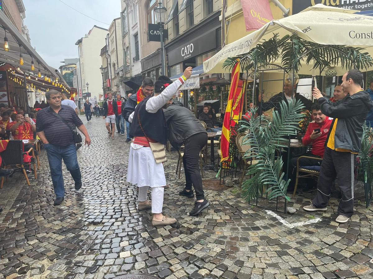 Austria - Macedonia de Nord, pas cu pas spre stadion » Reporterul GSP a urmat traseul fanilor: de la controlul medical, la fluierul de start