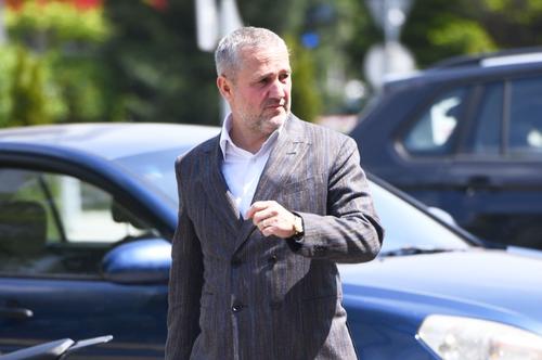 Mihai Rotaru, finanțatorul celor de la CS Universitatea Craiova, a explicat motivele despărțirii de Laurențiu Reghecampf (46 de ani) și de ce l-a ales drept înlocuitor pe Laszlo Balint (43 de ani).