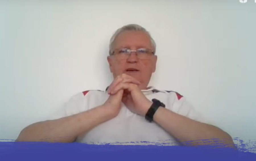 Emeric Dembrovszki, acasă, la Dumbrăvița, lângă Timișoara Interviu savuros cu Dembrovszki, „tricolorul” care trebuia să aibă statuie lângă Pele: „Am o statuie de lemn la mine în sat. Era lângă biserică, se închinau babele la ea. Credeau că e un sfânt”