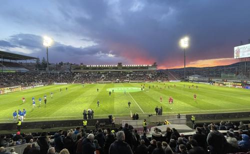 Stadionul „Dr. Constantin
Rădulescu” a fost inaugurat în 1973 și renovat în 2008